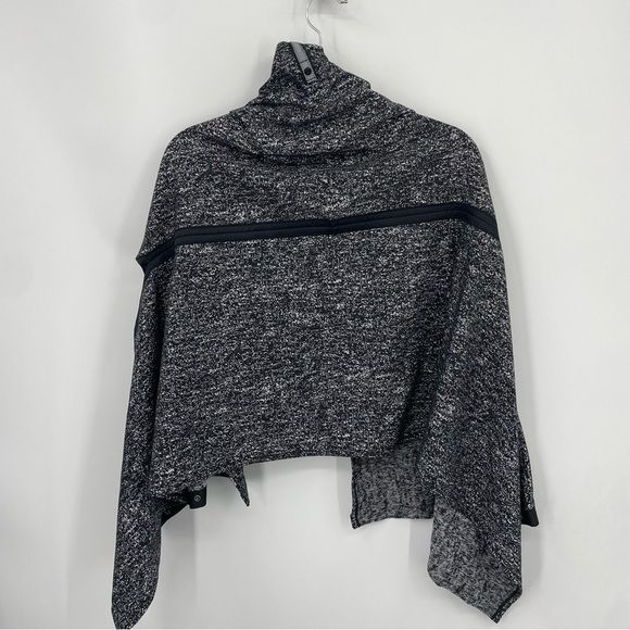 Lululemon Vinyasa Convertible Scarf Wrap Gray black one size - Picture 4 of 5